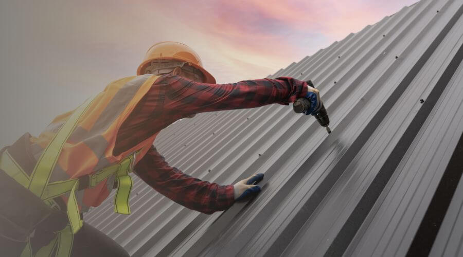 Professional gutter cleaning in Sammamish, WA
